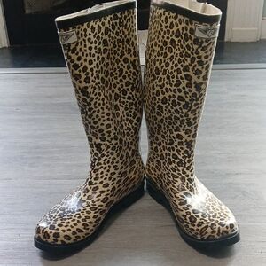 Forever Young Leopard Print Rain Boots Sz 11 EUC worn once